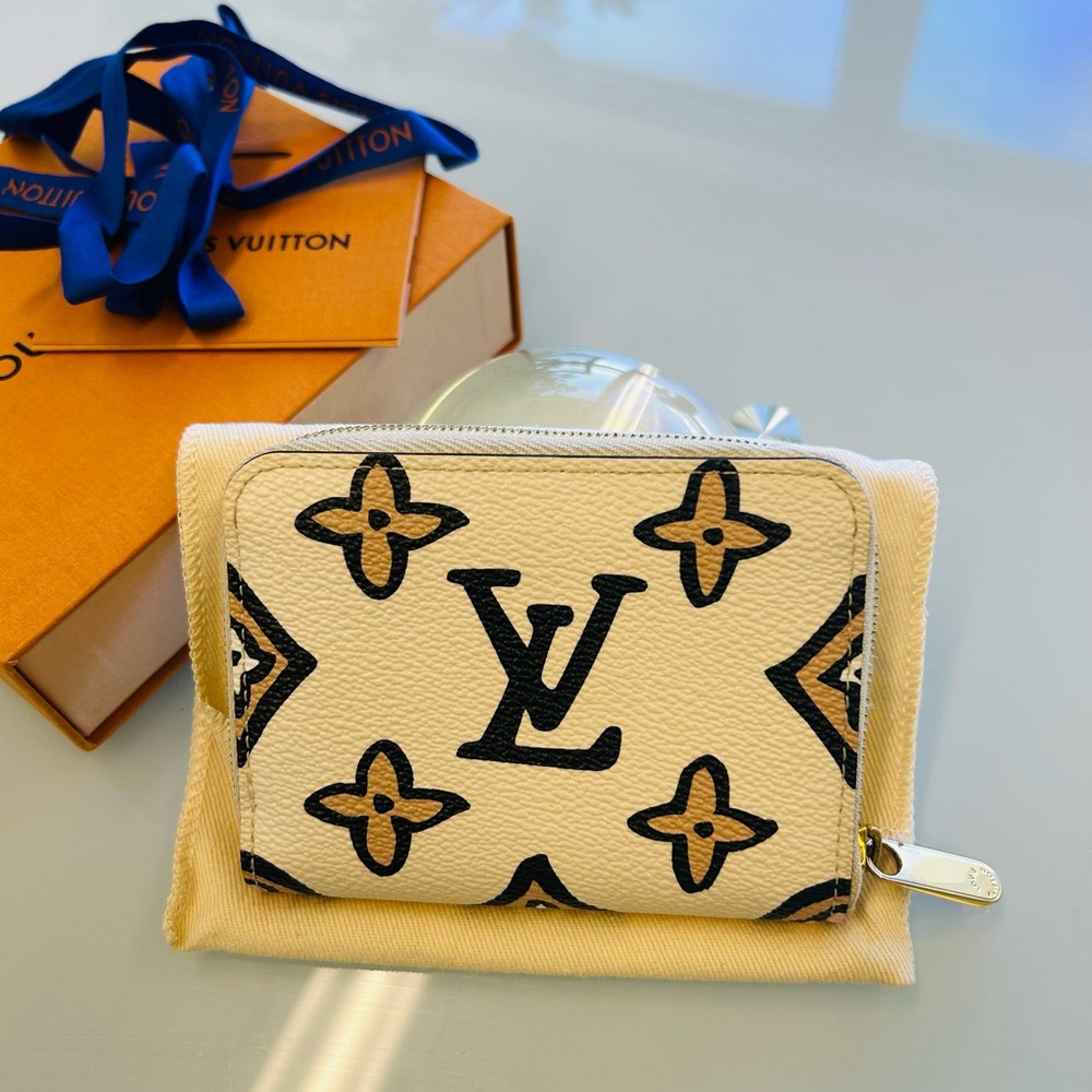 Louis Vuitton Wild at Heart Zippy Coin Purse – Limited Edition (like new)